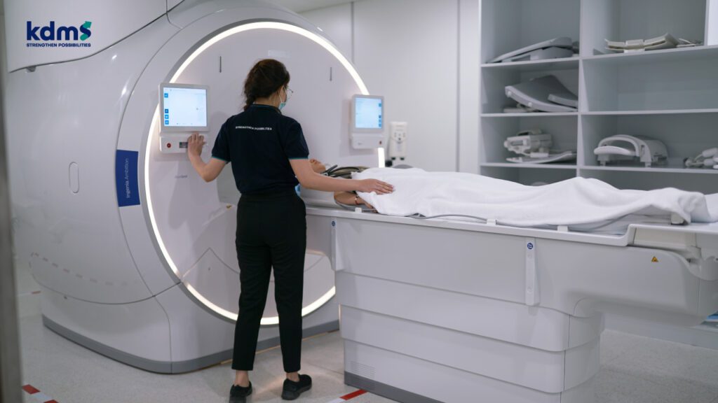 การตรวจคลื่นแม่เหล็กไฟฟ้า (Magnetic Resonance Imaging: MRI)